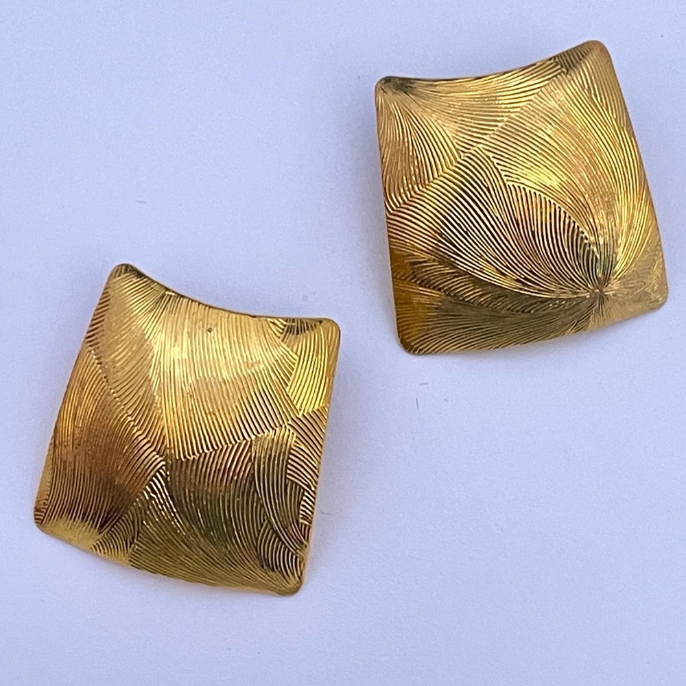Vintage Gold Tone Abstract Detailed Geometric Office Siren Mob Wife Earrings